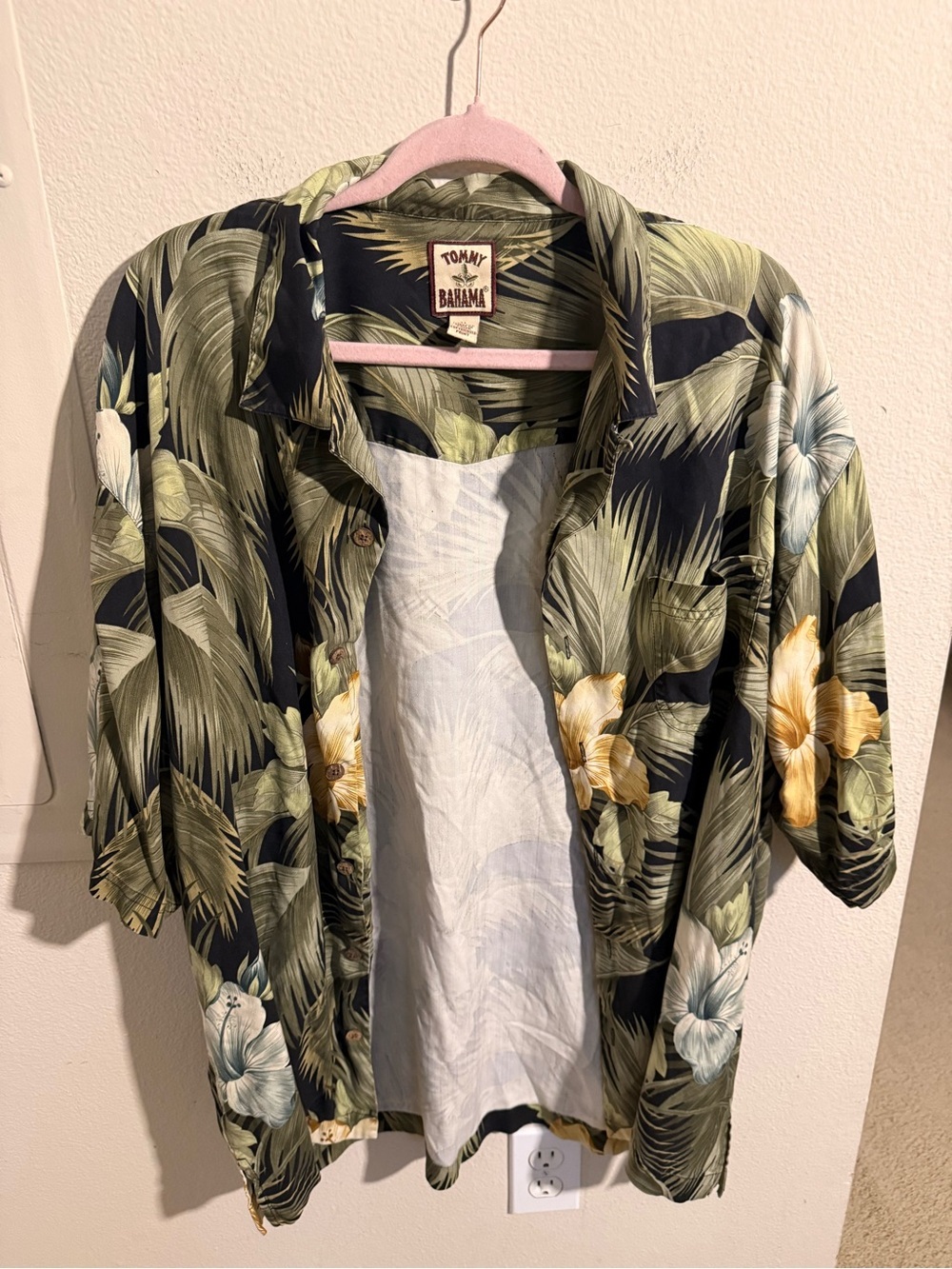 Tommy Bahama 100% Silk Hawaiian Camp Shirt XL Black Floral Tropical Aloha